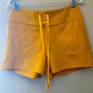 TIE-FRONT SHORTS, GOLDENROD